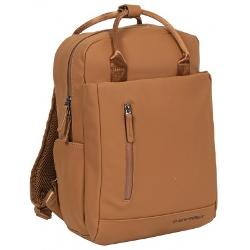 Rucsac New Rebels Harper-Miami Laptop culoare cognacRucsacul Harper-Miami Laptop se remarca prin combinatia dintre rezistenta compartimentarea inteligenta si designul modern Este alegerea perfecta pentru persoanele active si organizate care au nevoie de un rucsac fiabil si functional pentru a-si transporta laptopul si alte obiecte esentiale intr-un mod sigur si convenabilAvantajeRezistenta la apa Materialul poliuretan impermeabil asigura protectia continutului 