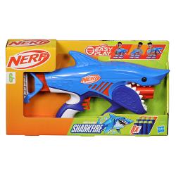 Blasterele Nerf Junior Wild sunt concepute cu caracteristici speciale usor de folosit astfel incat copiii sa se poata bucura singuri de aventuri cu lansare de sageti Nerf Blasterele sunt usor de tinut au dimensiuni perfecte pentru mainile micute si sunt usoare astfel incat copiii sa le poata folosi in jocurile in aer liber din curte Designul cu incarcare prin partea din fata usureaza introducerea sagetilor iar lansarea este simpla gratie manerelor cu cea mai mica forta de tragere dintre 