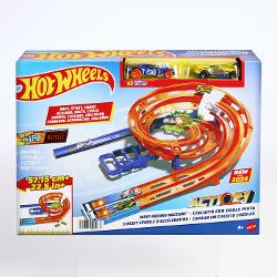 Concureaza cu doua masini Hot Wheels pe piste una langa alta efectueaza sarituri de cascadori si scapa din zona de coliziune pentru a fi primul care termina circuitul  aceasta pista reuneste toata actiunea si distractia curselor si cascadoriilor Include de asemenea doua vehicule la scara 164