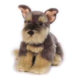 Fa cunostinta cu adorabilul catel din plus Schnauzer de 25 cm o jucarie moale si realista perfecta pentru copiii care iubesc animalele de companie Realizat din materiale de inalta calitate acest Schnauzer din plus este placut la atingere si extrem de durabil oferind ore intregi de joaca Cu detalii atent realizate jucaria reda fidel trasaturile caracteristice ale rasei Schnauzer fiind ideala atat pentru iubitorii de caini cat si pentru colectionariAceasta jucarie este 