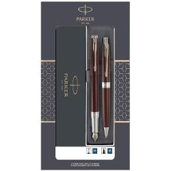 Setul Parker Aster format dintr-un stilou &537;i un pix este conceput pentru a oferi o experien&539;&259; de scriere elegant&259; &537;i precis&259; Cu un design atemporal acest set este potrivit atât pentru uz personal cât &537;i ca un cadou deosebit oferind o combina&539;ie de stil &537;i func&539;ionalitate Este prezentat într-o caset&259; elegant&259; cu fereastr&259; ideal&259; pentru p&259;strare sau pentru a fi oferit&259; cadoubr 