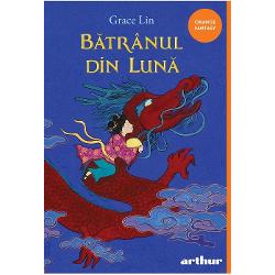 Roman distins cu Newbery HonorInspirat&259; din folclorul chinezesc B&259;trânul din Lun&259; este o poveste fascinant&259; despre prietenie magie &351;i încredere Cr&259;iasa-Dragon de Jad a fost foarte nefericit&259; când to&539;i cei patru fii ai s&259;i au devenit râuri pentru a-i salva pe p&259;mânteni De triste&539;e inima Cr&259;iesei s-a transformat în Muntele Neroditor pe care nu cre&537;te fir de 