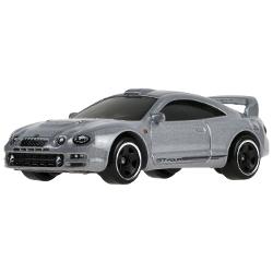 Cheama prietenii la joaca si organizeaza cele mai tari curse cu noua masinuta metalica de la Hot Wheels Detalii realiste ale masinutei vor inspira copiii si adultii deopotriva sa exploreze lumea automobilelor in miniatura Este o modalitate minunata de a aduce pasiunea pentru masini in viata de zi cu zi si de a colectiona cele mai tari modele