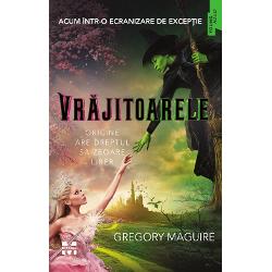 Bestsellerul New York Times care a inspirat musicalul de succes Wicked premiat cu Tony &537;i o megaproduc&539;ie cinematografic&259;  Oricine are dreptul s&259; zboare liber Cu ani buni înainte ca Dorothy &351;i câinele ei s&259; fie purta&355;i de stihii în Oz o 