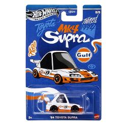 Colectia Hot Wheels Silver Series Gulf aduce un plus de stil si performanta oricarei piste de curse Aceste masinute metalice la scara 164 impresioneaza prin designul lor autentic detalii inspirate de modelele reale si decorurile iconice Gulf Fiecare masinuta este realizata cu atentie la detalii perfecta pentru colectionari si pasionati de curse Adauga viteza si actiune in colectia ta Hot Wheels cu aceste modele deosebite din editia Silver Series Gama contine urmatoarele 5 modele Manga 