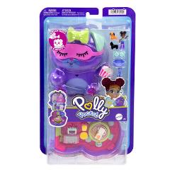 Gentutele Polly Pocket detin lumi mici cu surprize mari in interior pe care fetele si baietii le pot duce oriunde Fiecare jucarie portabila prezinta la exterior o forma adorabila de animal cu un detaliu de joaca interactiv cei mici pot combina accesoriile pentru a ingriji animalul de cate ori doresc Cand au terminat de decorat exteriorul copiii pot deschide carcasa pentru a dezvalui o papusa mai multe functii de joaca din mers si mai mult de 10 accesorii Arunca o petrecere de pijama pentru 