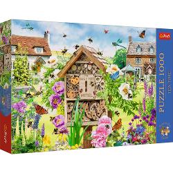 Un puzzle de calitate trebuie sa fie relaxant si distractiv Aranjarea unui puzzle constitue atat pentru copii cat si pentru adulti este o modalitate deosebita de dezvoltare a indemanarii spiritului de observatie si a concentrarii Trefl este o companie poloneza cu sediul central in regiunea Pomorze Incepand din 1985 compania a inceput sa produca puzzle-uri dezvolatand ulterior si segmentul de carti de joc si jocuri de societate In prezent Trefl este lider in Polonia si plina expansiune in 
