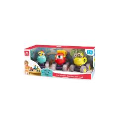 Setul de camioane de constructie cu monstruleti de la Hola Toys este o jucarie amuzanta si educativa potrivita pentru copiii cu varsta intre 1 si 5 ani Pachetul contine trei camioane colorate fiecare avand un design prietenos de monstrulet care atrage atentia celor mici si incurajeaza jocul creativ Camioanele functioneaza prin sistemul &bdquopull-back&rdquo adica se trag usor inapoi si pornesc singure inainte oferind ore intregi de distractie interactiva Designul 2 in 1 imbina 