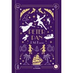 Peter Pan este povestea unui b&259;ie&539;el care refuz&259; s&259; creasc&259; &537;i tr&259;ie&537;te aventuri fantastice în &538;ara de Nic&259;ieri un loc magic unde imagina&539;ia nu are limite Împreun&259; cu Wendy &537;i fra&539;ii ei el se confrunt&259; cu pira&539;i zâne &537;i creaturi fantastice &537;i înva&539;&259; despre curaj prietenie &537;i libertate Scris&259; de JM Barrie aceast&259; poveste despre copil&259;rie a 
