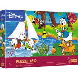 Un puzzle de calitate trebuie sa fie relaxant si distractiv Aranjarea unui puzzle constitue atat pentru copii cat si pentru adulti este o modalitate deosebita de dezvoltare a indemanarii spiritului de observatie si a concentrarii Trefl este o companie poloneza cu sediul central in regiunea Pomorze Incepand din 1985 compania a inceput sa produca puzzle-uri dezvolatand ulterior si segmentul de carti de joc si jocuri de societate In prezent Trefl este lider in Polonia si plina expansiune in 