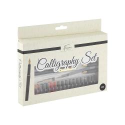 Descopera arta caligrafiei cu acest set complet oferit de Creative Craft Setul include cerneala in diverse culori permitand creativitate si expresivitate in fiecare trasatura Alege dintre multiplele penite incluse fiecare proiectata pentru a oferi o experienta de scris unica si variata Caietul de caligrafie inclus este perfect pentru exersarea si perfectionarea tehnicilor tale fiind un instrument indispensabil pentru oricine doreste sa exploreze frumusetea 