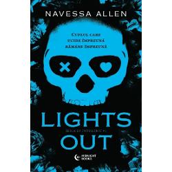 La urma urmei nimic nu o atrage mai mult pe Aly Cappellucci asistent&259; medical&259; la urgen&539;e decât b&259;rba&539;ii masca&539;i pe care îi urm&259;re&537;te online În fanteziile ei Aly se viseaz&259; vânat&259; prins&259; &537;i supus&259; unor delicii întunecate de c&259;tre unul dintre acei b&259;rba&539;i – un pr&259;d&259;tor misterios tatuat &537;i mascat a&537;teptând-o la bustul gol în dormitor Un 