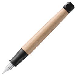 Lamy abc - gama dedicata in special incepatorilor in arta scrisului Copiii care folosesc Lamy invata procesul scrierii sistematic si prin urmare mai usor&nbsp;Stiloul are un design prietenos gandit perfect pentru manutele mici si nesigure si corect din punct de vedere pedagogic inceputul provocator al scrisului este usorDetalii stilou Lamy abc black recomandat pentru incepatori  corp din 