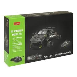 Kitul de Asamblare RC PORSCHE 911 GT2 RS CLUBSPORT 25 de la Rastar este o jucarie inovatoare si captivanta perfecta pentru copiii de peste 8 ani si pasionatii de masini Acest set DIY ofera o experienta interactiva completa permitand utilizatorului sa construiasca pas cu pas o replica detaliata a celebrului model PORSCHE 911 GT2 RS CLUBSPORT 25 la scara 118 Kitul contine 76 de piese din plastic usor de imbinat precum si o telecomanda performanta ce functioneaza pe frecventa de 24 GHz 