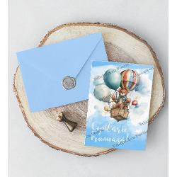 ”Felicit&259;rile cu Poezie s-au n&259;scut din dorin&539;a de a transmite emo&539;ii într-un mod personal &537;i tangibil Nu oferim doar o felicitare ci o mic&259; amintire ce p&259;streaz&259; frumuse&539;ea unui moment specialFiecare detaliu este ales cu grij&259; grafica rafinat&259; hârtia texturat&259; cu reflexii perlate plicul embosat cu modele elegante in relief &537;i sigiliul de cear&259; turnat &537;i pictat manual 