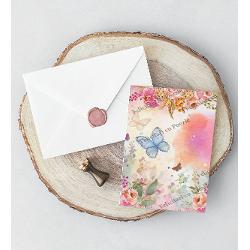 ”Felicit&259;rile cu Poezie s-au n&259;scut din dorin&539;a de a transmite emo&539;ii într-un mod personal &537;i tangibil Nu oferim doar o felicitare ci o mic&259; amintire ce p&259;streaz&259; frumuse&539;ea unui moment specialFiecare detaliu este ales cu grij&259; grafica rafinat&259; hârtia texturat&259; cu reflexii perlate plicul embosat cu modele elegante in relief &537;i sigiliul de cear&259; turnat &537;i pictat manual 