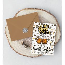 ”Felicit&259;rile cu Poezie s-au n&259;scut din dorin&539;a de a transmite emo&539;ii într-un mod personal &537;i tangibil Nu oferim doar o felicitare ci o mic&259; amintire ce p&259;streaz&259; frumuse&539;ea unui moment specialFiecare detaliu este ales cu grij&259; grafica rafinat&259; hârtia texturat&259; cu reflexii perlate plicul embosat cu modele elegante in relief &537;i sigiliul de cear&259; turnat &537;i pictat manual 