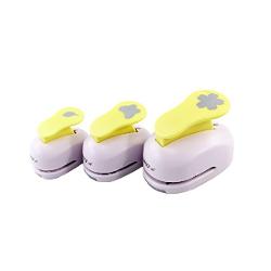 Creeaz&259; proiecte handmade spectaculoase cu ajutorul acestui set de 3 perforatoare decorative cu motive de prim&259;var&259; Ideal pentru scrapbooking felicit&259;ri invita&539;ii albume foto sau alte activit&259;&539;i de lucru manualCaracteristici &537;i avantajeul data-start386 