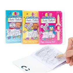 Distrac&539;ia este garantat&259; cu aceast&259; mini carte de colorat magic&259; Pur &537;i simplu desena&539;i u&537;or peste paginile de colorat magice albe cu creionul inclus iar modele minunate vor ap&259;rea ca prin magieCon&539;inut 10 pagini cu imagini magiceDisponibil&259; în 3 culori diferite Pretul afisat este per bucata Nu se poate alege culoarea se livreaza in functie de disponibilitatea din 