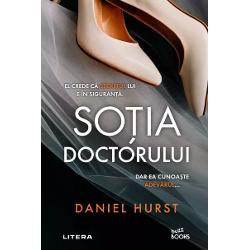 So&539;ul meu este doctor E un b&259;rbat inteligent &537;armant &537;i toat&259; lumea are încredere în el Toat&259; lumea cu excep&539;ia meaDin afar&259; pare c&259; am totul – c&259;snicia perfect&259; so&539;ul perfect via&539;a perfect&259; Dar nu e decât o iluzieDoctorul Drew Devlin nu este figura respectabil&259; care se pretinde a fi Motivul pentru care ne-am mutat în casa aceasta veche &537;i frumoas&259; 