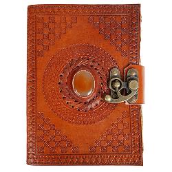 Jurnal Vintage dimensiune 175 x 125 cm coperti din piele naturala cusute manual piatra naturala inserata in coperta hartie lucrata manual din bumbac inchizatoare metalica tip ancora