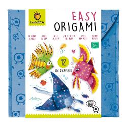 O serie conceput&259; pentru a introduce copiii mici &icirc;n aceast&259; art&259; nobil&259; &537;i atemporal&259; &icirc;ntr-un mod simplu &537;i plin de distrac&539;ie Un joc care stimuleaz&259; concentrarea dezvolt&259; abilit&259;&539;ile motrice fine &537;i logica precum &537;i imagina&539;ia Un joc educativ creativ &537;i foarte distractiv Ambalajul moale din fetru devine un recipient reutilizabil pentru a p&259;stra jocul