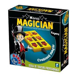 Copilul t&259;u se viseaz&259; un magician celebru Vrea s&259; pun&259; în scen&259; un spectacol de magie formidabil Jocul Micul Magician – Creionul Magic îi contureaz&259; visul &537;i îl ajut&259; s&259;-&537;i antreneze abilit&259;&539;ile miraculoaseCine poate sta în calea visurilor unui copil creativ Î&537;i dore&537;te s&259; devin&259; magician Atunci este cazul s&259; îl sus&539;ii &537;i s&259;-i dai 