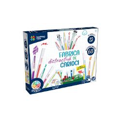 Iti place sa pictezi sa desenezi si sa-ti lasi imaginatia libera Avem jucaria perfecta pentru tine SET FABRICA DISTRACTIVA DE CARIOCI Cu acest set poti invata cum sa creezi propriii markeri Vei descoperi si cum sa faci markere care isi schimba culoarea parfumate sau cu cerneala invizibila Invata sa amesteci culori si exploreaza toate posibilitatile acestei &bdquofabrici de culori&rdquo Poti chiar sa creezi si sa personalizezi propria cutie de markere Continutul kitului etichete 