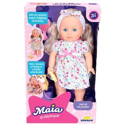 Papusa Maia isi iubeste nespus catelusul si nu pleaca nicaieri fara el Il plimba in lesa ii vorbeste cu drag si il cheama la joaca ori de cate ori are ocazia Impreuna exploreaza lumea se distreaza si creeaza amintiri de neuitatPune-i lesa in mana apasa-o pe burtica si ascult-o cum ii vorbeste prietenului ei patruped Maia este mereu pregatita pentru noi aventuri alaturi de catelusul ei adorabilDescopera magia prieteniei dintre Maia si catelusul ei si lasa joaca sa 