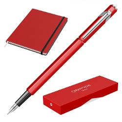 Setul contine- Stilou Caran DAche 849 - Notes Velvet A5 192 pagini 80 gmpStilou Caran DAche 849Accesorii din otel inoxidabil cromat Clipul este din otel inoxidabil placat cu cromCapac hexagonal din aluminiu lacuit in camp electrostatic cu pulbere de culoare rosu Capacul se inchide prin apasareCorp hexagonal din aluminiu lacuit in camp electrostatic cu pulbere de culoare rosuGrip din ABS acrylonitrile butadiene styrene de culoare 