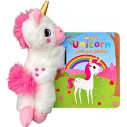 Carti perfecte pentru citit joaca si imbratisariMicii eroi ai povestii prind viata chiar in mainile copilului