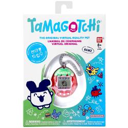 Jucaria Tamagotchi Bandai readuce experience clasica a animalutului virtual intr-o versiune imbunatatita inspirata din a doua generatie Tamagotchi Cu design iconic in forma de sau si ecran alb-negru acest model permite cresterea si ingrijirea unui personaj virtual fiecare decizie influentand evolutia si personalitatea acestuia Prin comenzi simple utilizatorul poate hrani juca curata si disciplina animalutul avand acces la functii suplimentare precum jocuri extinse si personaje noi 