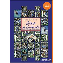 upa un an de la intamplarile din Inima de cernealaDupa un an de la intamplarile din Inima de cerneala Meggie infrunta din nou personajele din cartea fermecata care i-a dat atatea batai de cap in trecut Doar ca acum nu mai vin acestea in realitatea ei ci Meggie insasi se lasa atrasa intre copertele cartii in cautarea unei lumi pure si nestapanite asemenea lumii basmelor Asa incepe a doua parte a aventurilor 