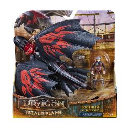 Setul Cum Sa Iti Dresezi Dragonul &ndash; Incercarea Flacarii il aduce in prim-plan pe legendarul Toothless alaturi de Hiccup intr-o versiune spectaculoasa pregatita pentru confruntari epice Dragonul impresioneaza prin aripile mari decorate cu simboluri rosii contrastante si prin detaliile atent sculptate ale corpului care redau textura solzilor si postura dinamica de zbor Designul robust si finisajele inspirate din universul seriei ofera un impact vizual puternic si transforma 