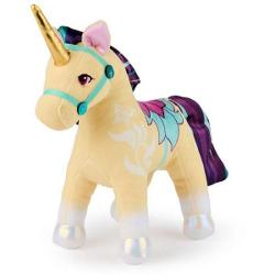 Unicorn Academy Unicorn D 18cm este o jucarie de plus inspirata din universul magic al seriei Unicorn Academy ideala pentru copiii care iubesc povestile fantastice si personaje fermecate Realizat din materiale moi si placute la atingere acest unicorn colorat impresioneaza prin coama bogata in nuante vibrante si cornul stralucitor oferind un aspect spectaculos si atragatorDetaliile atent realizate precum hamul decorativ si expresia blanda a fetei transforma plusul intr-un companion perfect 
