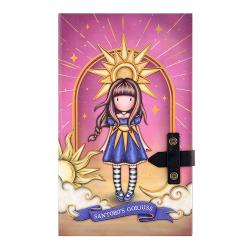 Jurnalul Ray Of Light de la Gorjuss cu 200 de pagini este o alegere minunata pentru cei care doresc sa-si exprime gandurile si emotiile intr-un mod autentic si elegantIn plus inchiderea din piele nu numai ca adauga un element de eleganta dar si protejeaza continutul jurnaluluiSetul contine- 1x jurnal Ray Of LightNumar de file 200Dimensiuni aproximative 13 x 22 x 2 cm