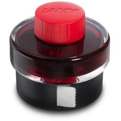 Calimara de cerneala LAMY T52 are capacitate de 50 ml Este prevazuta cu un bazin de colectare aliniat capacului care ajuta la incarcare optima a stiloului mai ales cand nivelul cernelii din sticla scade In suportul de plastic se regaseste o rola de sugativa pentru stergerea penitei dupa incarcarea din calimaraDetalii calimara cerneala LAMY T52 calimara cu bazin de colectare cerneala  rola de 