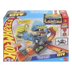 Creaturi fioroase au invadat locurile cunoscute din Hot Wheels City formand obstacole palpitante si aventuri legendare pe care copiii sa le traiasca impreuna cu vehiculele lor Hot Wheels Aceste seturi se conecteaza intre ele si cu alte seturi astfel incat copiii sa isi poata construi propriul peisaj urban unic plin de provocari si obstacole de inamic care inspira povesti creative prin joc de impins vor dori sa le colectioneze pe toate fiecare se vinde separat Include o masina Hot Wheels 