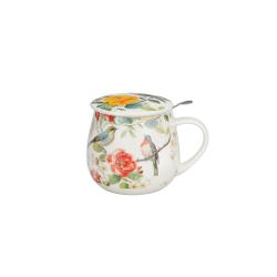 Can&259; cu infuzor pentru ceai APRIL din colec&539;ia Flowers Classics este realizat&259; din por&539;elan New Bone China caracterizat printr-o culoare elegant&259; alb-crem natural&259; cu o str&259;lucire delicat&259; precum &537;i printr-o durabilitate excep&539;ional&259;O linie decorat&259; cu un motiv delicat de tufe de trandafiri &icirc;n nuan&539;e intense de ro&537;u alb &537;i galben 