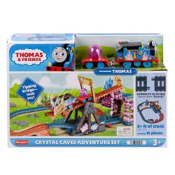 Copiii pot retrai calatoria captivanta a lui Thomas in Muntele Lookout din seria Thomas &amp Friends All Engines Go&trade cu acest set de tren motorizat pe baterii de la Fisher-Price&reg Crystal Caves Adventure Dispunand de 9 bucati de sina un pod basculant super cool si detalii si incarcatura distractive din Crystal Caves Acest set de tren plin de actiune le permite tinerilor conducatori sa-l trimita pe Thomas in cursa in pesteri pentru a-si livra incarcatura speciala din nou si 