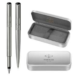 Set elegant Parker Vector compus din stilou si pix metalic disponibile in&nbsp;finisaje variate Ideal pentru birou sau cadou&nbsp;setul include o cutie metalica&nbsp;din aluminiu ce poate fi utilizata pentru depozitare si transport&nbsp;Design clasic functionalitate excelenta si calitate recunoscuta Parker &ndash; un cadou potrivit pentru orice ocazie specialaSetul Parker Vector are un design cu forma bazata pe linii drepte 