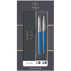 Descopera eleganta si rafinamentul intr-un set perfect conceput pentru a impresiona Setul stilou si pix reprezinta un echilibru subtil intre functionalitate si estetica oferind o experienta de scris fara efort si o nota distincta de stil Pregatit pentru a fi oferit ca un dar special acest set vine intr-o cutie cadou pregatit sa fie oferit cadou cu drag Un alt aspect care adauga o nota personala este posibilitatea de a personaliza prin gravare oferind oportunitatea de a transforma acest 