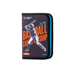 Penar &537;colar echipat DACO &ndash; model Campionat de Baseball 1 fermoar  2 extensii 46 piesePenarul&nbsp;DACO &ndash; model Campionat de Baseball&nbsp;este alegerea ideal&259; pentru elevii pasiona&539;i de sport combin&acirc;nd un design modern cu func&539;ionalitate excelent&259; Decorat cu grafic&259; 