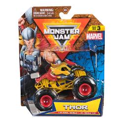 Paseste in universul plin de actiune in care Monster Jam huruie si supereroii Marvel se inalta Seria de camioane vopsite Marvel Monster Jam la scara 164 nu este doar o colectie Este un omagiu adus Universului Marvel Aceste camioane de tip monster truck inscriptionate cu simbolurile si culorile unor embleme precum Thor Captain America Iron Man Black Panther si Spider-Man aduc acasa spectacolul superputerilor si al cascadoriilor de pe stadion Cu anvelope autentice BKT si o caroserie cu 