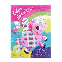 O adev&259;rat&259; &icirc;nc&acirc;ntare pentru micii fani ai c&259;r&539;ilor de colorat&nbsp;Cartea cuprinde 12 ilustra&539;ii pe care copiii le pot colora &537;i decora cu ajutorul celor peste 1000 de autocolante str&259;lucitoare cu pietre pre&539;ioase multicoloreC&259;r&539;ile de colorat &icirc;ncurajeaz&259; joaca creativ&259; &537;i sunt un excelent exerci&539;iu manualPaginile colorate &537;i decorate pot &icirc;mpodobi de minune camera 