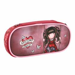 Penar Gorjuss Ruby cu fermoar 23 x 10 x 6 cm poliester Penarul Gorjuss Ruby este un accesoriu practic pentru scoala conceput pentru a pastra instrumentele de scris organizate si in siguranta Compartimentul principal cu fermoar se inchide complet iar buzunarul interior din plasa cu fermoar ofera acces rapid la obiectele miciDesignul este completat de un cursor de fermoar in forma de inima inspirat de personajele clasice GorjussTip penar cu inchidere 