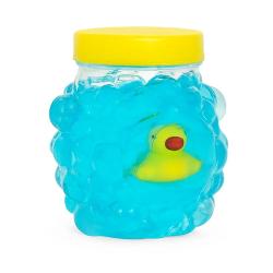 Slime cu Ratusca de Cauciuc este o jucarie senzoriala distractiva potrivita pentru joaca creativa si activitati de tip antistres Produsul include slime albastru cu aspect de apa si o ratusca simpatica in interior oferind o experienta vizuala si tactila atractiva Textura moale si elastica permite intinderea apasarea si modelarea slime-ului stimuland simtul tactil indemanarea si imaginatia copilului Recipientul practic ajuta la depozitarea usoara dupa utilizare si permite folosiri 