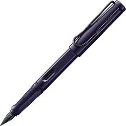 LAMY Safari a fost un clasic &icirc;ndr&259;git &icirc;nc&259; de la lansarea sa &icirc;n anii 1980 &537;i se bucur&259; de un statut de cult atipic pentru un instrument de scris Nenum&259;rate culori &537;i edi&539;ii speciale &icirc;n continu&259; schimbare fac inimile s&259; bat&259; mai repede - fie c&259; este vorba de penar fie de colec&539;ia atent selec&539;ionat&259; de stilouri LAMY Safari este mai mult dec&acirc;t suma detaliilor sale este 