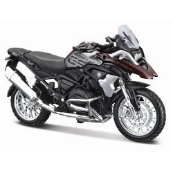 Traieste experienta supersport la scara redusa cu aceasta motocicleta in miniatura BMW R1200 parte din gama exclusivista Maisto Special Edition Reprodusa la scara 118 aceasta replica surprinde perfect spiritul unei legende pe doua roti recunoscuta pentru viteza agilitate si designul agresiv Construita din metal turnat die-cast cu elemente din plastic de calitate motocicleta impresioneaza prin atentia la detalii carenaj aerodinamic motor fin conturat suspensii realiste si evacuare 