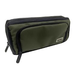 Penar 2 fermoare borset&259; ECADA 786619 verde kaki cu negru poliesterPenarul&nbsp;ECADA tip borset&259; &icirc;n nuan&539;&259; verde kaki cu accente negre este un accesoriu practic &537;i modern conceput pentru organizarea eficient&259; a instrumentelor de scris Designul compact &537;i compartimentarea dubl&259; &icirc;l fac potrivit pentru &537;coal&259; facultate 